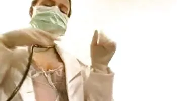 Lesbianas de 3 vías en el sofá blanco