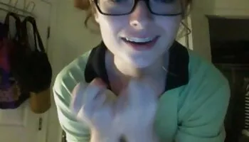 Big-Boob August: follada tragando semen