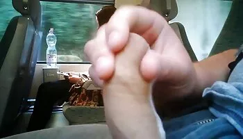 Asian Maid Natsune Y Amigos En Acción De Gangbang Femenino