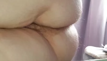 Hermosa nena Janey Doe tiene su gran teta tatuada